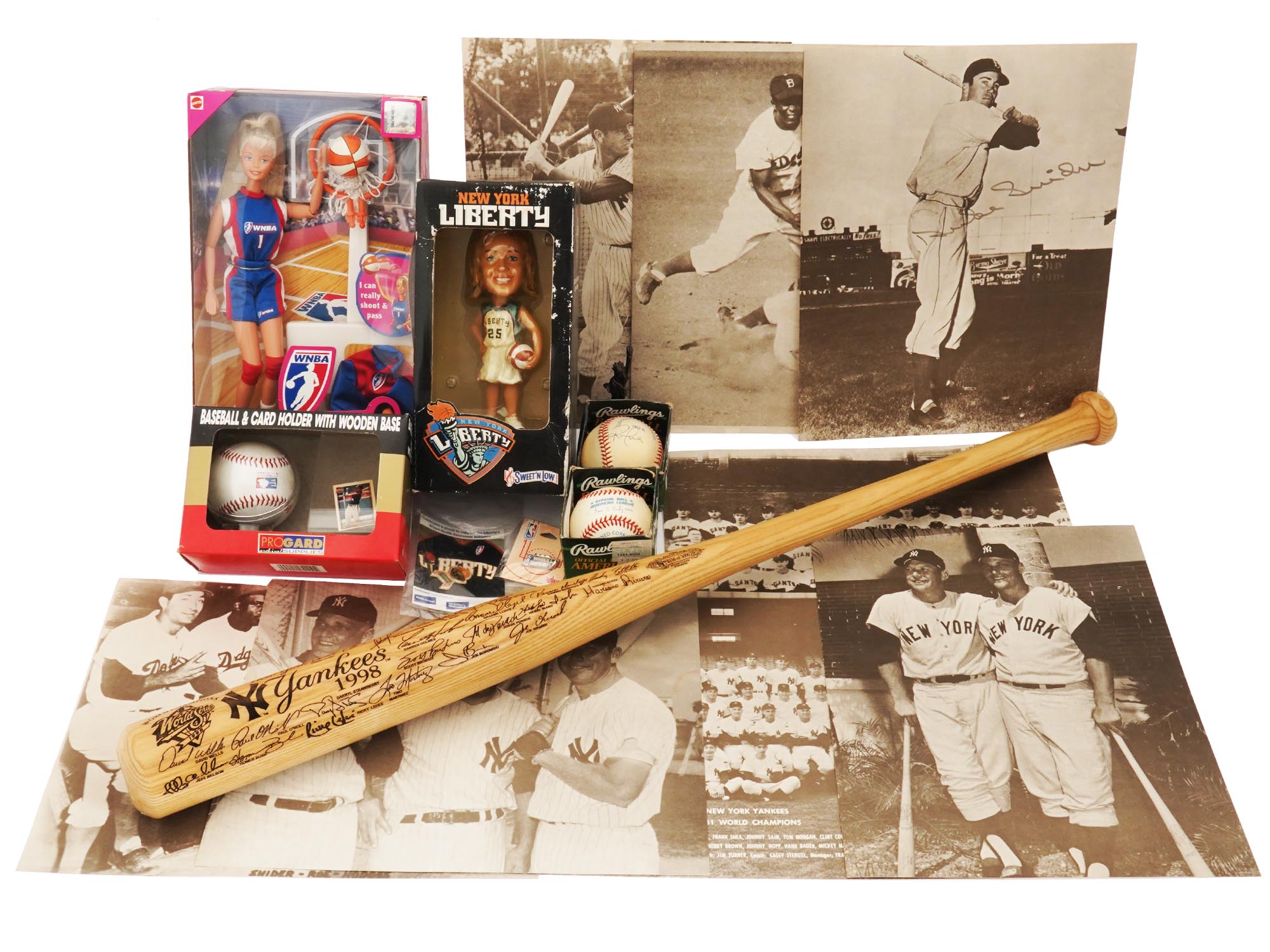 COLLECTION OF VINTAGE AMERICAN SPORTS MEMORABILIA PIC-0